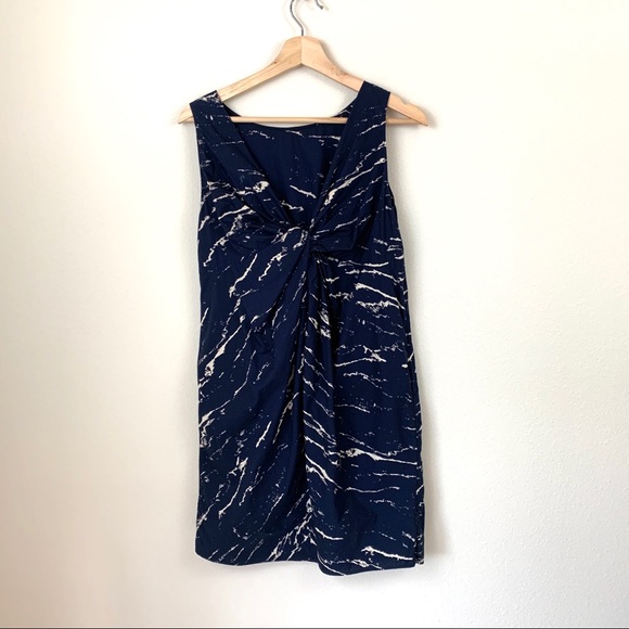 ✨5 FOR $25✨ GAP Navy Blue Twist Back Marble Print Shift Dress - Picture 4 of 12